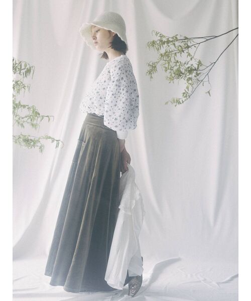 merry jenny(メリージェニー)の「floral ルーズパフtops(Tシャツ/カットソー・レディース・ベージュ/オフホワイト・FREE)」の3枚目の写真