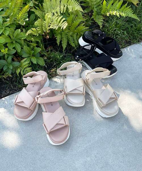MAJESTIC LEGON（マジェスティックレゴン）の「クロスボリュームスポサン（サンダル・レディース・ブラック/ピンク/アイボリー・MEDIUM/LARGE）」の4枚目の写真