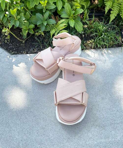 MAJESTIC LEGON（マジェスティックレゴン）の「クロスボリュームスポサン（サンダル・レディース・ブラック/ピンク/アイボリー・MEDIUM/LARGE）」の5枚目の写真