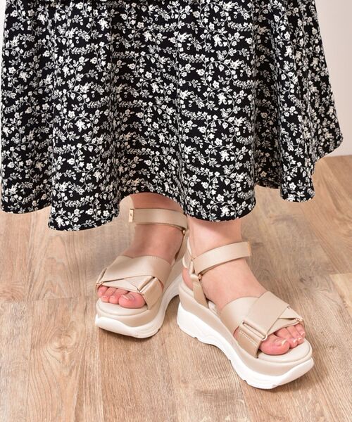 MAJESTIC LEGON（マジェスティックレゴン）の「クロスボリュームスポサン（サンダル・レディース・ブラック/ピンク/アイボリー・MEDIUM/LARGE）」の8枚目の写真