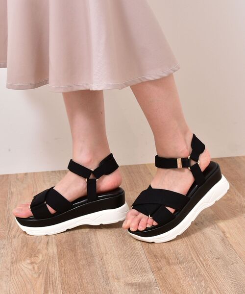 MAJESTIC LEGON（マジェスティックレゴン）の「クロスボリュームスポサン（サンダル・レディース・ブラック/ピンク/アイボリー・MEDIUM/LARGE）」の13枚目の写真