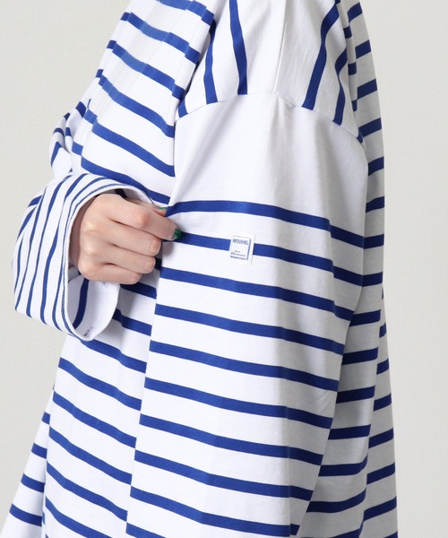 MONT KEMMEL(モンケメル)の「【 MONT KEMMEL / モンケメル 】 BIG BASQUE BORDER LS TEE ビッグシルエット ボーダーTシャツ(Tシャツ/カットソー・レディース・ホワイト×ブルー/ホワイト×ブラック・36)」の4枚目の写真