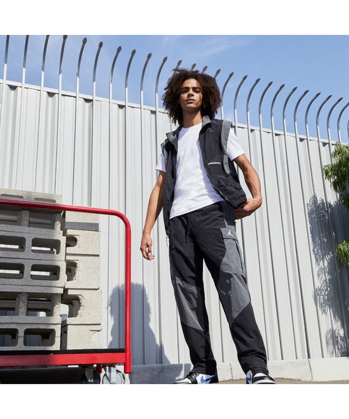 JORDAN BRAND（ジョーダンブランド）の「AIR JORDAN 1 MID　554724-140（スニーカー・メンズ・ブラック×ブルー・26.5cm/27.5cm/30.0cm/25.0cm/26.0cm/27.0cm/28.0cm/29.0cm/25.5cm/28.5cm）」の9枚目の写真