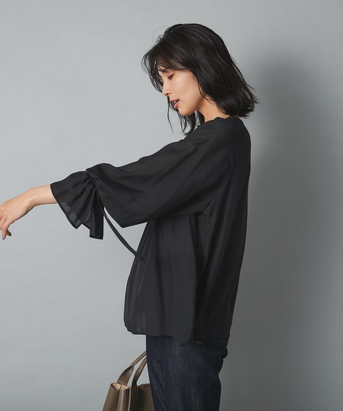 RIVE DROITE（リヴドロワ）の「装いにフェミニンな表情をプラス　ドレープシフォンフリルカフスブラウス（シャツ/ブラウス・レディース・ブラック/ベージュ・FREE）」の8枚目の写真