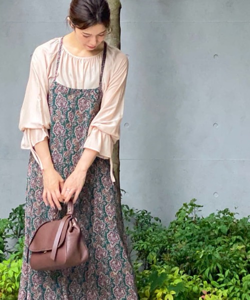 RIVE DROITE（リヴドロワ）の「装いにフェミニンな表情をプラス　ドレープシフォンフリルカフスブラウス（シャツ/ブラウス・レディース・ブラック/ベージュ・FREE）」の16枚目の写真