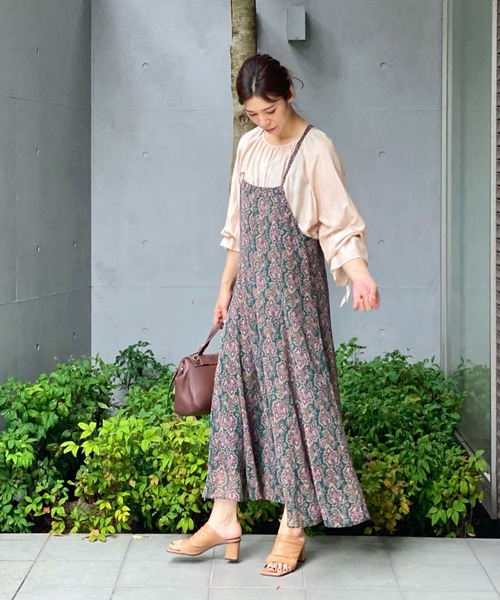 RIVE DROITE（リヴドロワ）の「装いにフェミニンな表情をプラス　ドレープシフォンフリルカフスブラウス（シャツ/ブラウス・レディース・ブラック/ベージュ・FREE）」の15枚目の写真