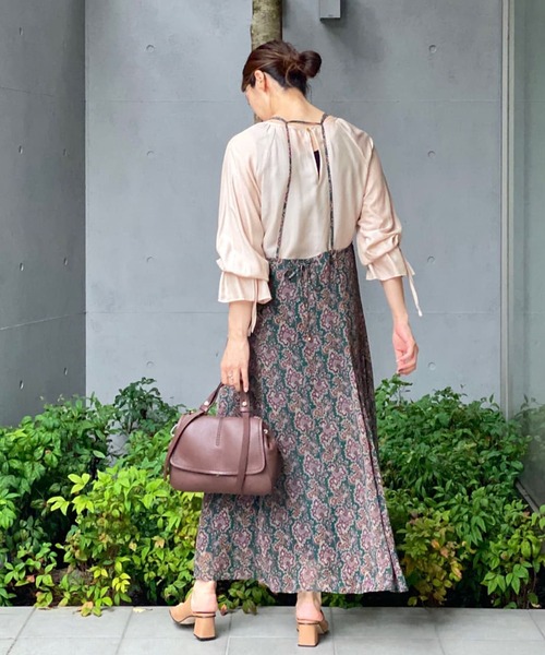 RIVE DROITE（リヴドロワ）の「装いにフェミニンな表情をプラス　ドレープシフォンフリルカフスブラウス（シャツ/ブラウス・レディース・ブラック/ベージュ・FREE）」の13枚目の写真