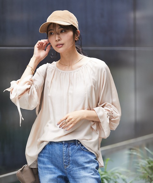 RIVE DROITE（リヴドロワ）の「装いにフェミニンな表情をプラス　ドレープシフォンフリルカフスブラウス（シャツ/ブラウス・レディース・ブラック/ベージュ・FREE）」の22枚目の写真