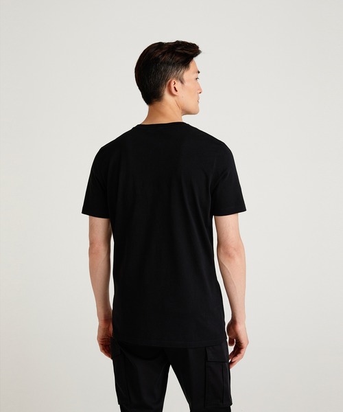 SISLEY（シスレー）の「型押し半袖Tシャツ・カットソー（Tシャツ/カットソー・メンズ・ホワイト系その他/ブラック/ホワイト・MEDIUM/SMALL/LARGE/X-LARGE）」の9枚目の写真