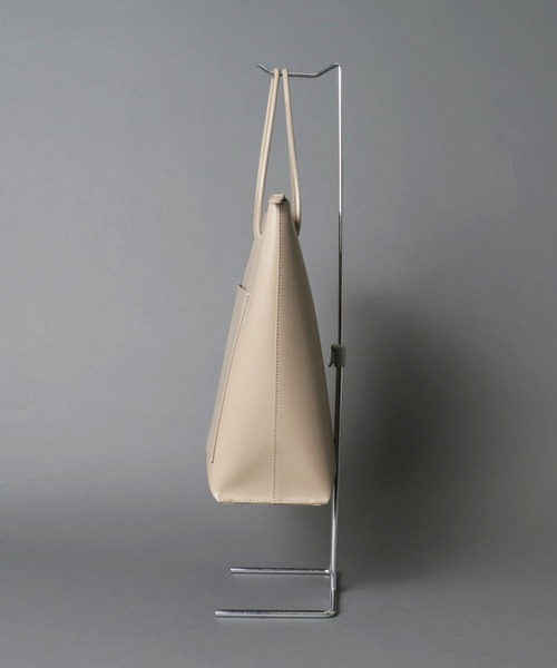 YAHKI（ヤーキ）の「【 YAHKI / ヤーキ 】 W FACE LEATHER TOTE / レザートートバッグ（トートバッグ・レディース・ホワイト/ブラック/グレイッシュベージュ・FREE）」の4枚目の写真