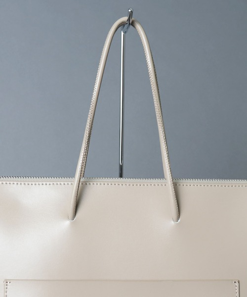 YAHKI（ヤーキ）の「【 YAHKI / ヤーキ 】 W FACE LEATHER TOTE / レザートートバッグ（トートバッグ・レディース・ホワイト/ブラック/グレイッシュベージュ・FREE）」の9枚目の写真