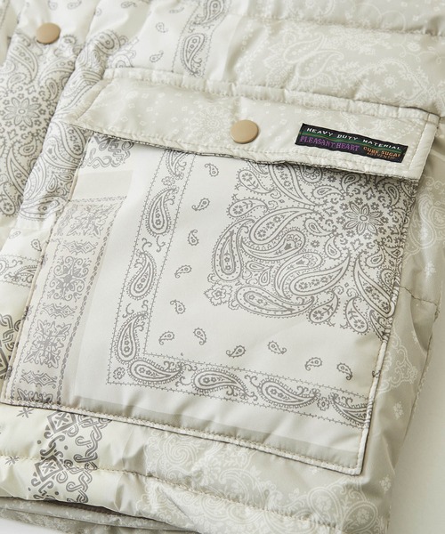 CUBE SUGAR（キューブシュガー）の「リサイクルエアコンダウンバンダナ柄オーバーベスト（ダウンベスト・レディース・ナチュラル/ネイビー・M）」の18枚目の写真