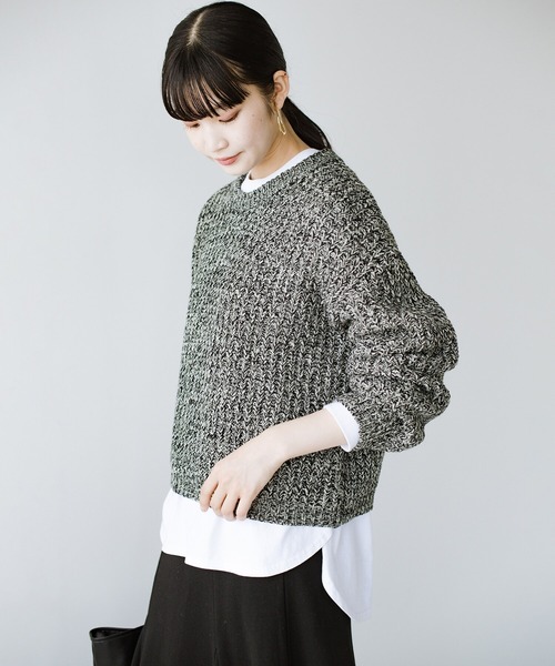 haco!(ハコ)の「短め丈が何と合わせても今っぽかわいい!ミックス糸で作ったざっくりニット(ニット/セーター・レディース・グリーン/ダークネイビー・MEDIUM/SMALL/LARGE/X-LARGE)」の13枚目の写真