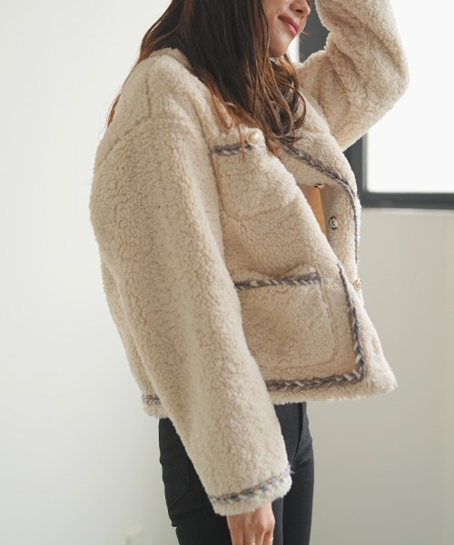 Futier land（フューティアランド）の「パイピングボアジャケット（ノーカラージャケット・レディース・アイボリー/ブラック/モカ・FREE）」の6枚目の写真