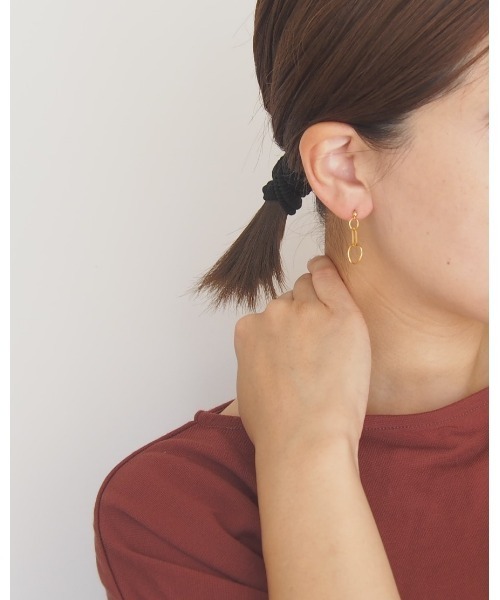 SALON(サロン)の「【日本製】ミニサークルラインピアス(ピアス(両耳用)・レディース・ゴールド系その他/ゴールド系その他2/ゴールド・FREE)」の7枚目の写真