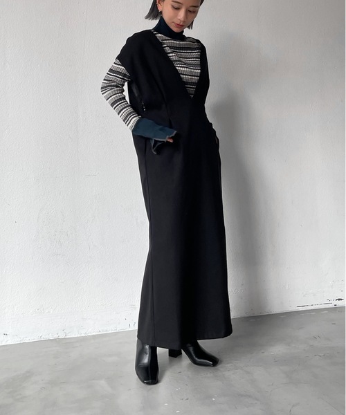 Solace（ソレイス）の「深Vネックウエストタックベストワンピース（ワンピース・レディース・ブラック/ブラウン・M/L）」の21枚目の写真