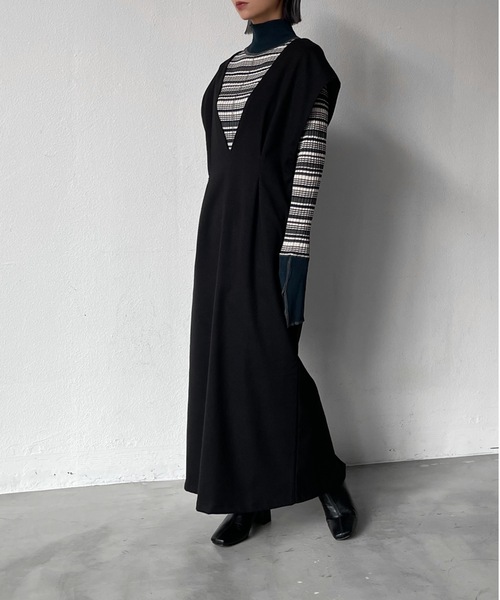 Solace（ソレイス）の「深Vネックウエストタックベストワンピース（ワンピース・レディース・ブラック/ブラウン・M/L）」の10枚目の写真