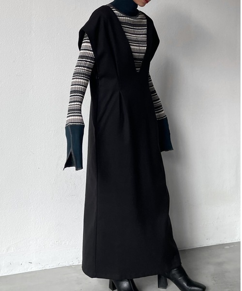 Solace（ソレイス）の「深Vネックウエストタックベストワンピース（ワンピース・レディース・ブラック/ブラウン・M/L）」の17枚目の写真