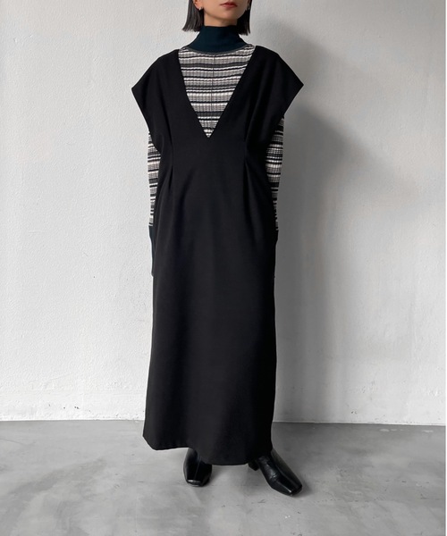 Solace（ソレイス）の「深Vネックウエストタックベストワンピース（ワンピース・レディース・ブラック/ブラウン・M/L）」の14枚目の写真