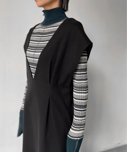 Solace（ソレイス）の「深Vネックウエストタックベストワンピース（ワンピース・レディース・ブラック/ブラウン・M/L）」の11枚目の写真