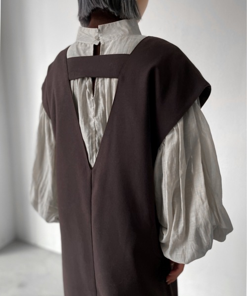 Solace（ソレイス）の「深Vネックウエストタックベストワンピース（ワンピース・レディース・ブラック/ブラウン・M/L）」の9枚目の写真