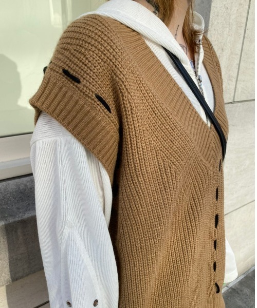 XU（エックスユー）の「【XU/エックスユー】stitch vest/ステッチベスト ニットベスト（ベスト・メンズ・ブラック/ベージュ・ONE SIZE）」の8枚目の写真