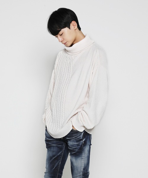 VANQUISH（ヴァンキッシュ）の「Mole yarn タートルネックニットトップス ＊（ニット/セーター・メンズ・ホワイト/ブラック/ベージュ・S/M）」の2枚目の写真