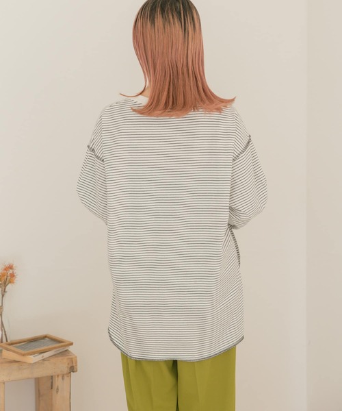 ITEMS URBANRESEARCH（アイテムズ アーバンリサーチ）の「ラウンドロングTシャツ（Tシャツ/カットソー・レディース・オフホワイト/グリーン/その他1/スミクロ・FREE）」の13枚目の写真