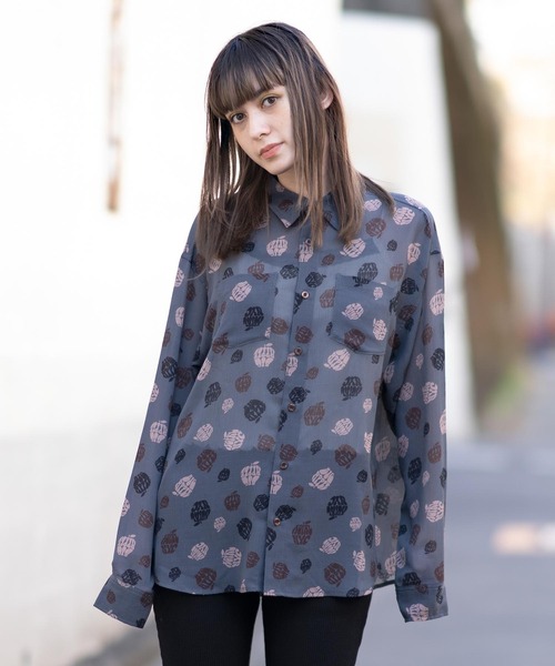 X-girl（エックスガール）の「APPLE GIRL SHEER SHIRT（シャツ/ブラウス・レディース・ブラック/ベージュ/ライトブルー・S/M）」の2枚目の写真