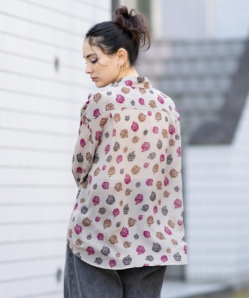 X-girl（エックスガール）の「APPLE GIRL SHEER SHIRT（シャツ/ブラウス・レディース・ブラック/ベージュ/ライトブルー・S/M）」の4枚目の写真