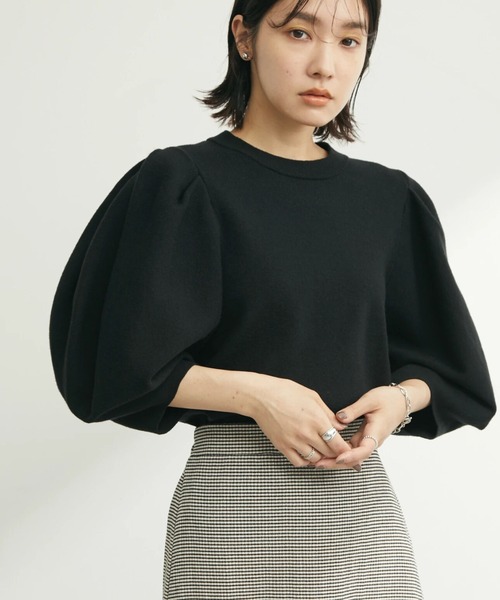 armonia(アルモニーア)の「armonia.袖ボリュームニットプルオーバー(ニット/セーター・レディース・ブラック/ブラウン/オフホワイト・FREE)」の3枚目の写真