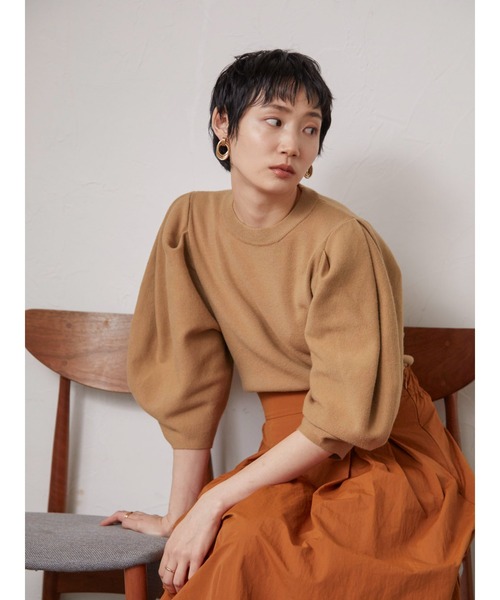 armonia(アルモニーア)の「armonia.袖ボリュームニットプルオーバー(ニット/セーター・レディース・ブラック/ブラウン/オフホワイト・FREE)」の5枚目の写真