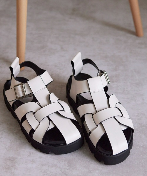 Fabby fabby（ファビィーファビィー）の「グルカスポーツサンダル  / グルカサンダル（サンダル・レディース・ブラック/オフホワイト・LARGE/MEDIUM/SMALL）」の13枚目の写真