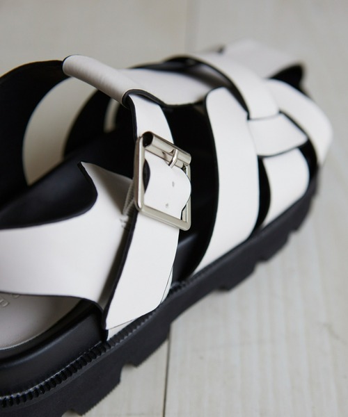 Fabby fabby（ファビィーファビィー）の「グルカスポーツサンダル  / グルカサンダル（サンダル・レディース・ブラック/オフホワイト・LARGE/MEDIUM/SMALL）」の18枚目の写真