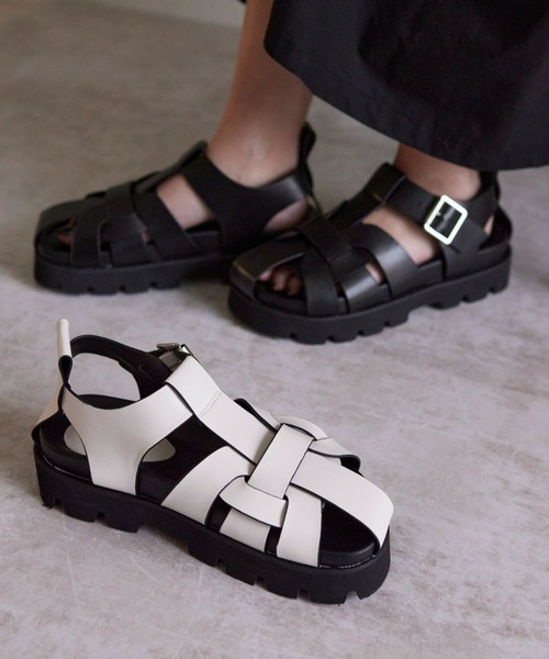 Fabby fabby（ファビィーファビィー）の「グルカスポーツサンダル  / グルカサンダル（サンダル・レディース・ブラック/オフホワイト・LARGE/MEDIUM/SMALL）」の15枚目の写真