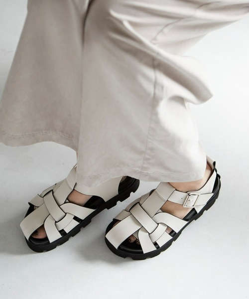 Fabby fabby（ファビィーファビィー）の「グルカスポーツサンダル  / グルカサンダル（サンダル・レディース・ブラック/オフホワイト・LARGE/MEDIUM/SMALL）」の7枚目の写真