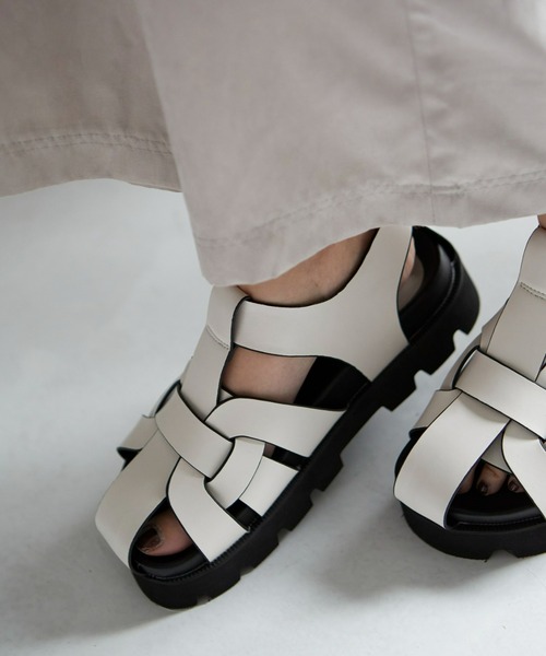 Fabby fabby（ファビィーファビィー）の「グルカスポーツサンダル  / グルカサンダル（サンダル・レディース・ブラック/オフホワイト・LARGE/MEDIUM/SMALL）」の11枚目の写真