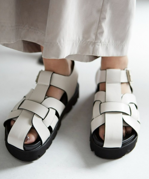 Fabby fabby（ファビィーファビィー）の「グルカスポーツサンダル  / グルカサンダル（サンダル・レディース・ブラック/オフホワイト・LARGE/MEDIUM/SMALL）」の10枚目の写真