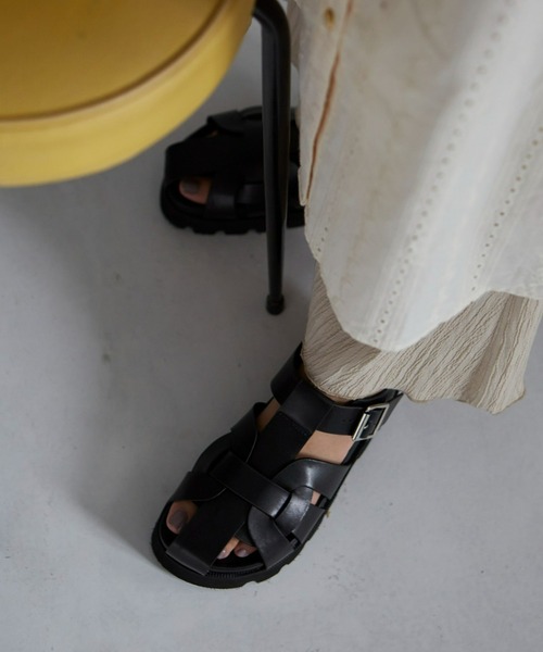 Fabby fabby（ファビィーファビィー）の「グルカスポーツサンダル  / グルカサンダル（サンダル・レディース・ブラック/オフホワイト・LARGE/MEDIUM/SMALL）」の20枚目の写真