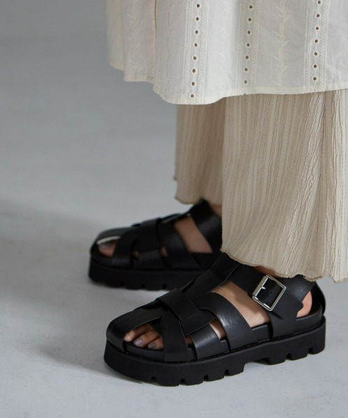 Fabby fabby（ファビィーファビィー）の「グルカスポーツサンダル  / グルカサンダル（サンダル・レディース・ブラック/オフホワイト・LARGE/MEDIUM/SMALL）」の21枚目の写真