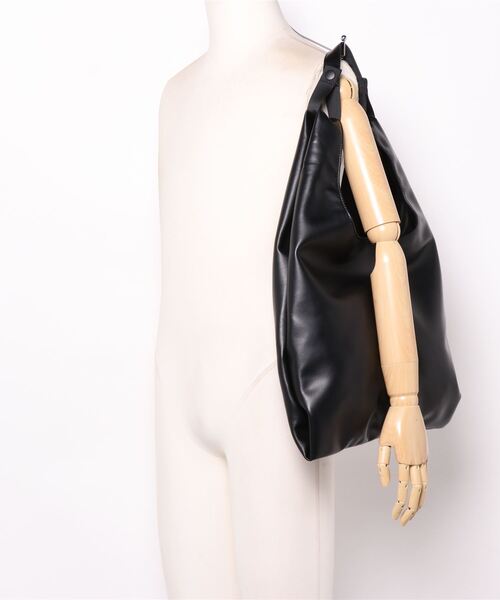 HONEYSUCKLE ROSE（ハニーサックルローズ）の「【HONEYSUCKLE ROSE】ソフトＰＵショッパー（トートバッグ・レディース・シルバー/ブラック・フリー）」の6枚目の写真