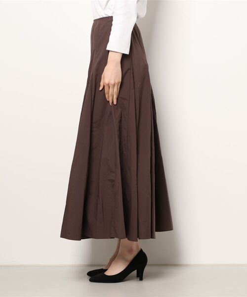 ROPE'（ロペ）の「強撥水ナイロンマチフレアスカート（スカート・レディース・ダークブラウン/ベージュ/グリーン・38/36）」の4枚目の写真