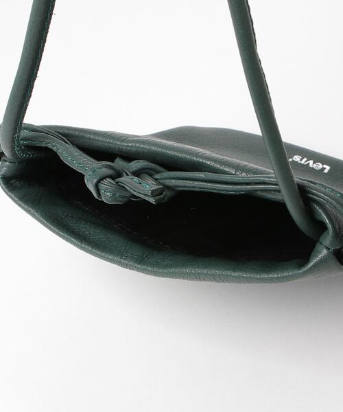 Levi's（リーバイス）の「LEVI’S ACCESSORY DIANA ランヤードバッグ（ボディバッグ/ウエストポーチ・レディース・グリーン・OS）」の4枚目の写真