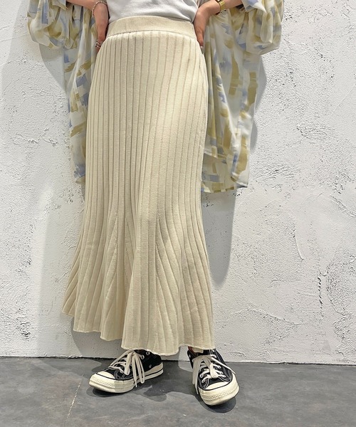 apres jour mignon(アプレジュールミニョン)の「リブニットマーメイドスカート【ZOZOTOWN限定アイテム】(スカート・レディース・ブラック/アイボリー・X-LARGE/SMALL/MEDIUM)」の3枚目の写真