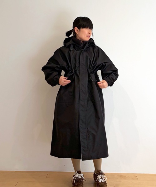 HOLIDAY(ホリデイ)の「WIND COAT (WATER PROOF) ウィンドコート (ウォータープルーフ)(ナイロンジャケット・レディース・ブラック/ベージュ・ONE SIZE)」の10枚目の写真
