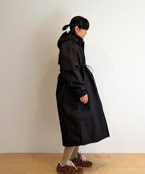 HOLIDAY(ホリデイ)の「WIND COAT (WATER PROOF) ウィンドコート (ウォータープルーフ)(ナイロンジャケット・レディース・ブラック/ベージュ・ONE SIZE)」の5枚目の写真