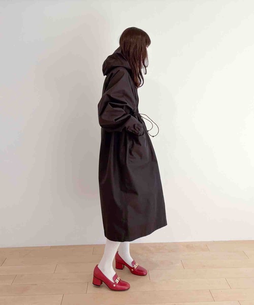 HOLIDAY(ホリデイ)の「WIND COAT (WATER PROOF) ウィンドコート (ウォータープルーフ)(ナイロンジャケット・レディース・ブラック/ベージュ・ONE SIZE)」の14枚目の写真