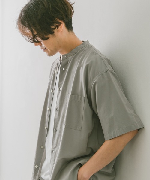 URBAN RESEARCH DOORS（アーバンリサーチドアーズ）の「コンフォートバンドカラーシャツ（シャツ/ブラウス・メンズ・ライトグレー/パープル/ブラック/グリーン・MEDIUM/LARGE）」の5枚目の写真