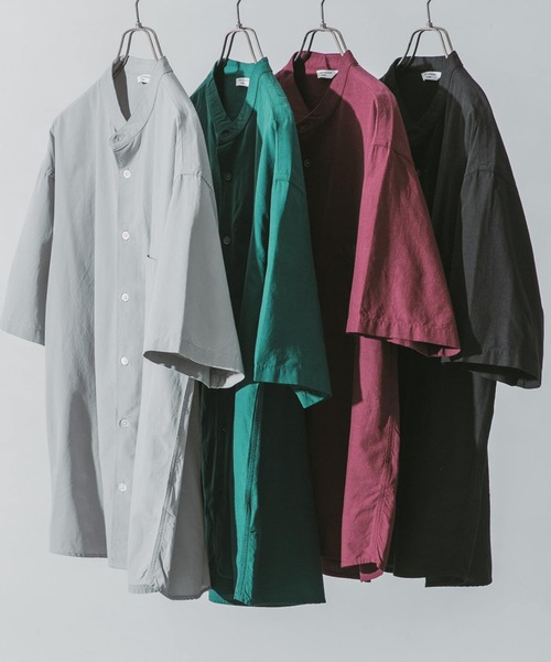 URBAN RESEARCH DOORS（アーバンリサーチドアーズ）の「コンフォートバンドカラーシャツ（シャツ/ブラウス・メンズ・ライトグレー/パープル/ブラック/グリーン・MEDIUM/LARGE）」の3枚目の写真