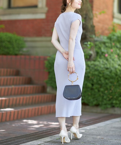 tocco closet（トッコ　クローゼット）の「フロント飾り釦付きフレンチスリーブリブニットワンピース（ワンピース・レディース・モカ/ラベンダー・M）」の8枚目の写真